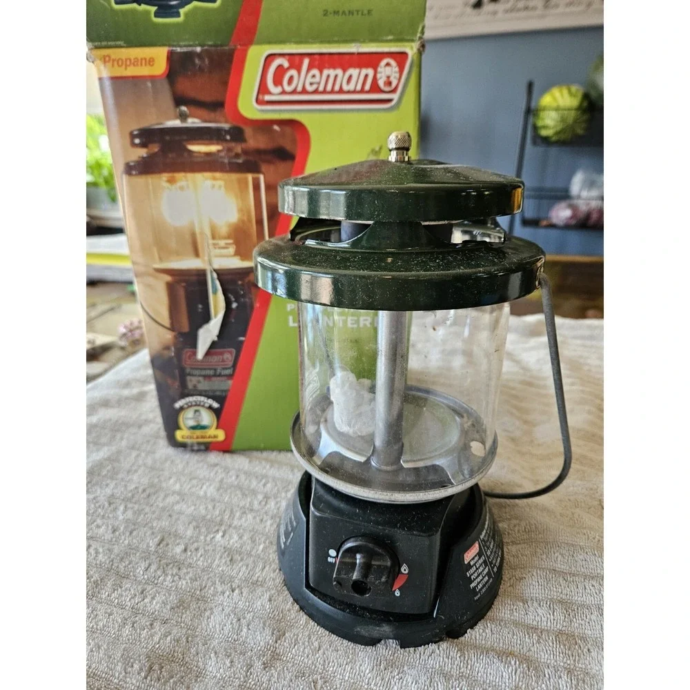Coleman Lantern Deluxe 2 Mantle 2004 8hr Runtime With Base‎ In Box